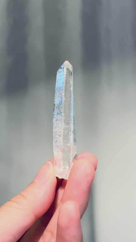 【天狼星水晶單晶】附壓克力展示片